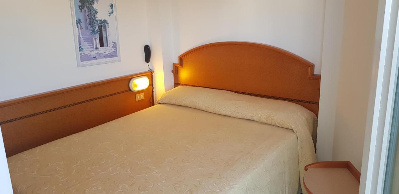 Hotel Monaco - Parcheggio Incluso Min 2 Gg Milano Marittima Extérieur photo
