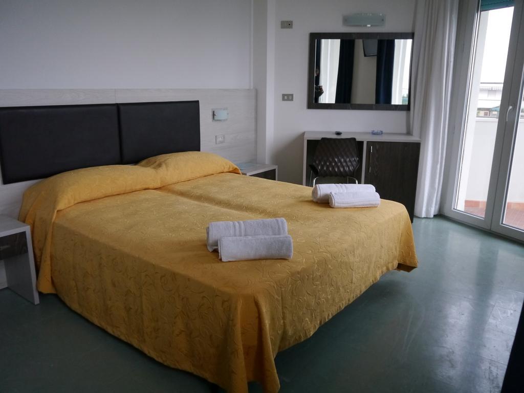 Hotel Monaco - Parcheggio Incluso Min 2 Gg Milano Marittima Extérieur photo