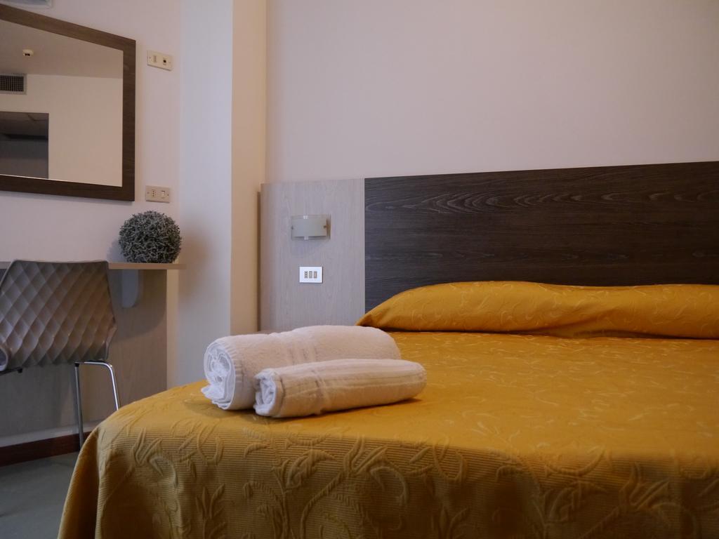 Hotel Monaco - Parcheggio Incluso Min 2 Gg Milano Marittima Extérieur photo