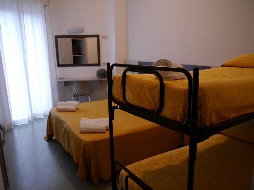 Hotel Monaco - Parcheggio Incluso Min 2 Gg Milano Marittima Extérieur photo