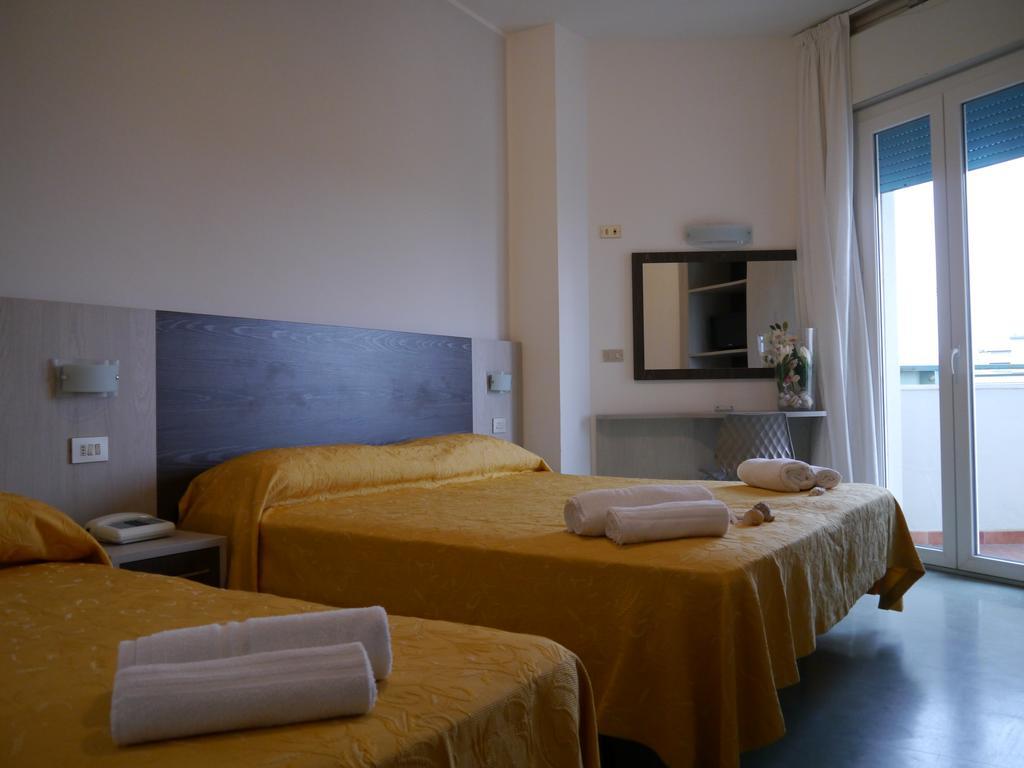 Hotel Monaco - Parcheggio Incluso Min 2 Gg Milano Marittima Extérieur photo