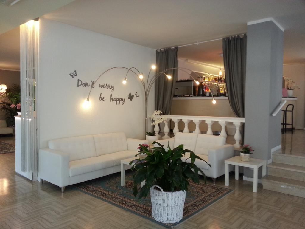 Hotel Monaco - Parcheggio Incluso Min 2 Gg Milano Marittima Extérieur photo