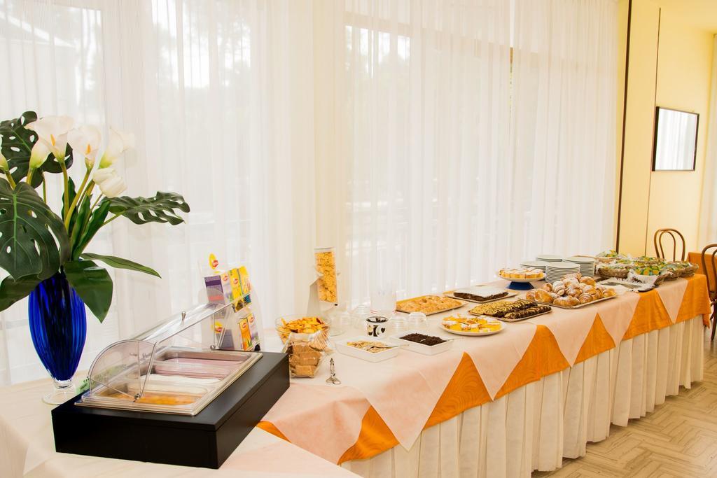 Hotel Monaco - Parcheggio Incluso Min 2 Gg Milano Marittima Extérieur photo